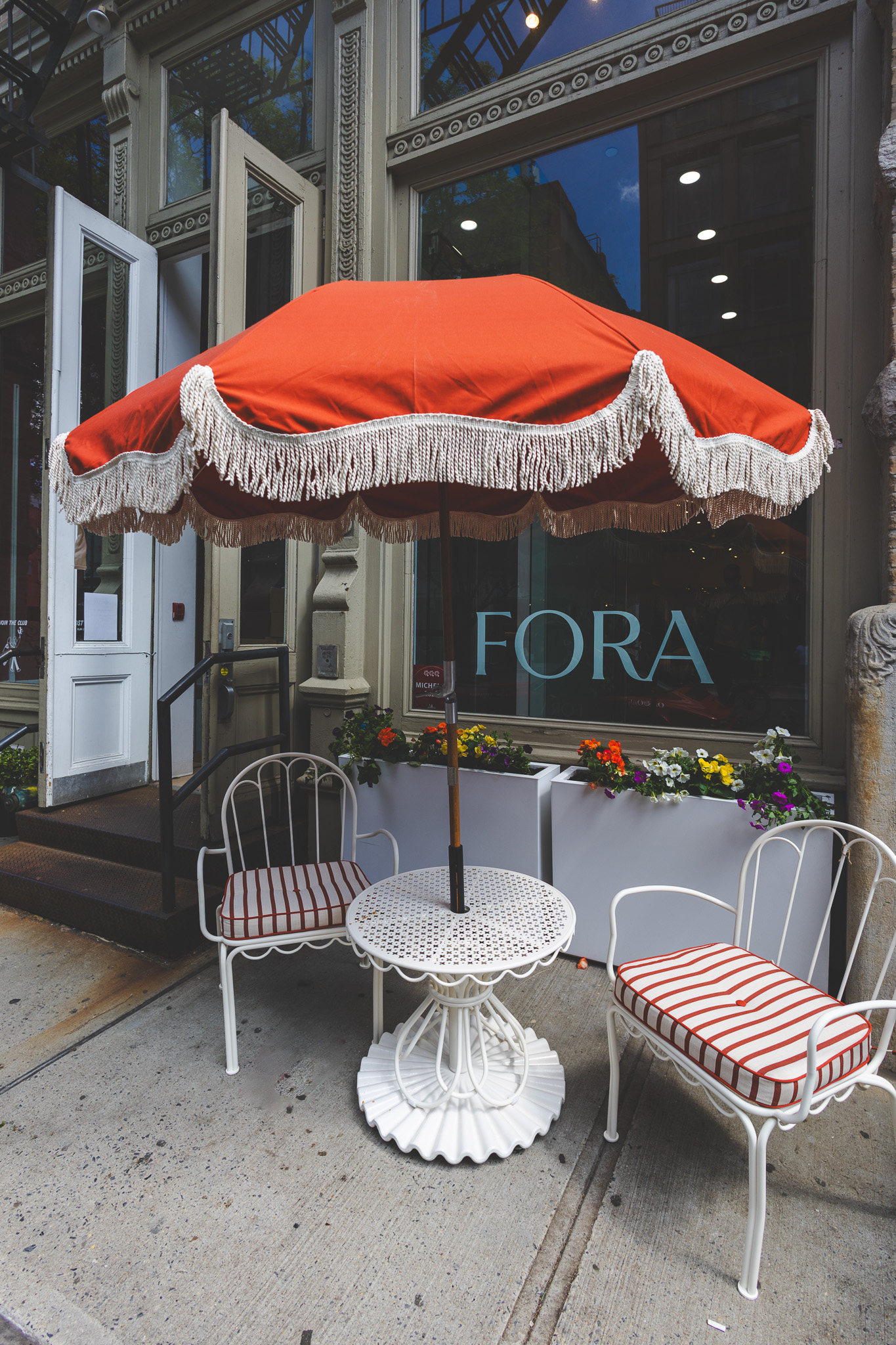 Fora — Book that trip